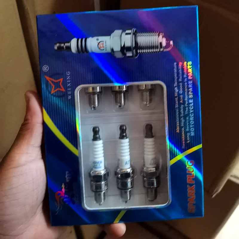 镀金F7TC汽油机微耕抹光机火花塞L7T油锯四冲程割草机三极点火嘴