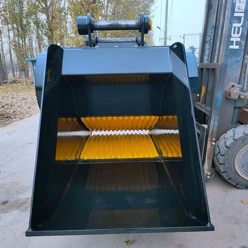 移动鄂式旋转碎石铲斗 挖机青石筛分碎石斗 建筑垃圾破碎筛分斗