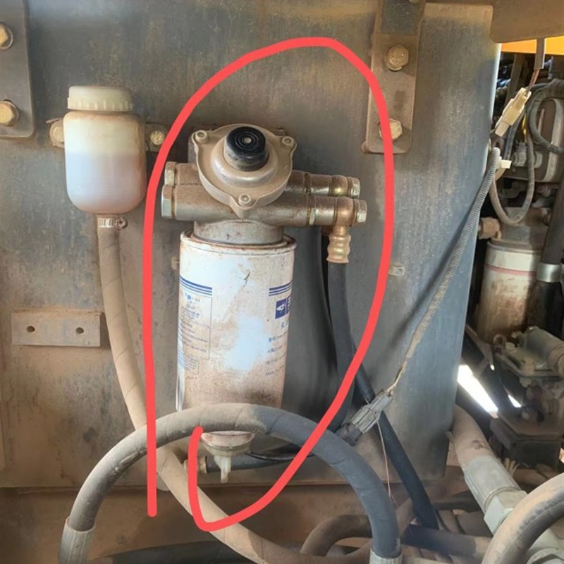 新源轮式挖掘机B75-8-9 玉柴发动机A5000柴油滤清器总成 手油泵座