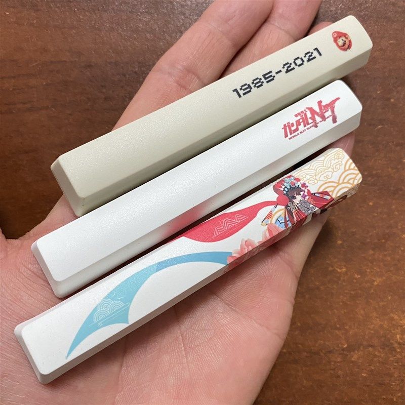 花旦高达玛利欧不透光键帽pbt材质esc空格键帽机械键盘 oem增补R4