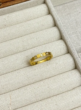 轻奢小众ins蜂巢镶钻戒指女18k金色时尚个性气质高级感钛钢不掉色