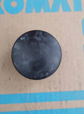 小松挖掘机PC78US-6-8原装发动机加机油口盖子6204-11-8610