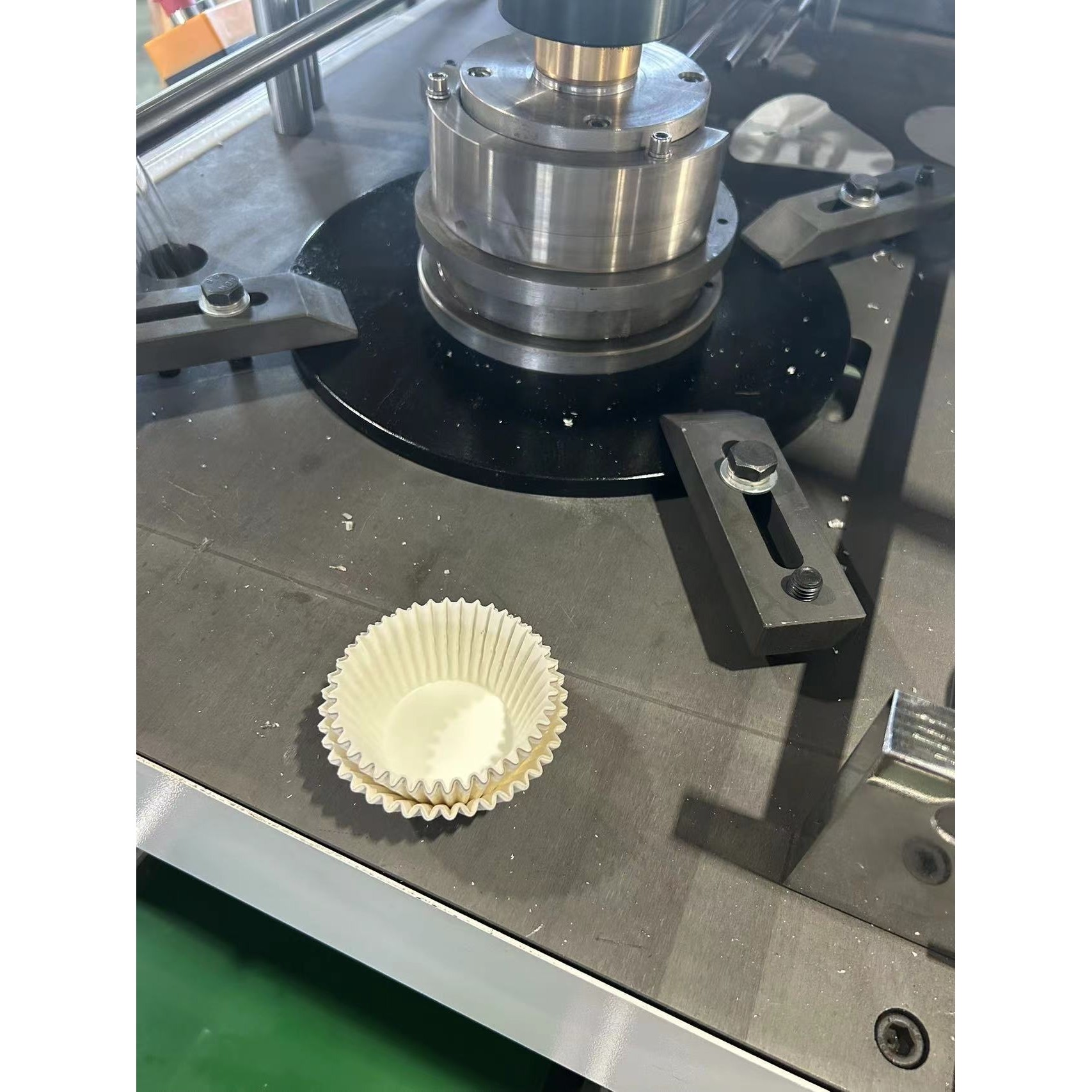 全自动蛋糕纸杯子蛋糕纸托一次性蛋糕纸托烘焙吸油纸成型机械设备,厨房/烹饪用具,烘焙用纸,淘宝优惠券,粉丝福利购,淘宝优惠卷