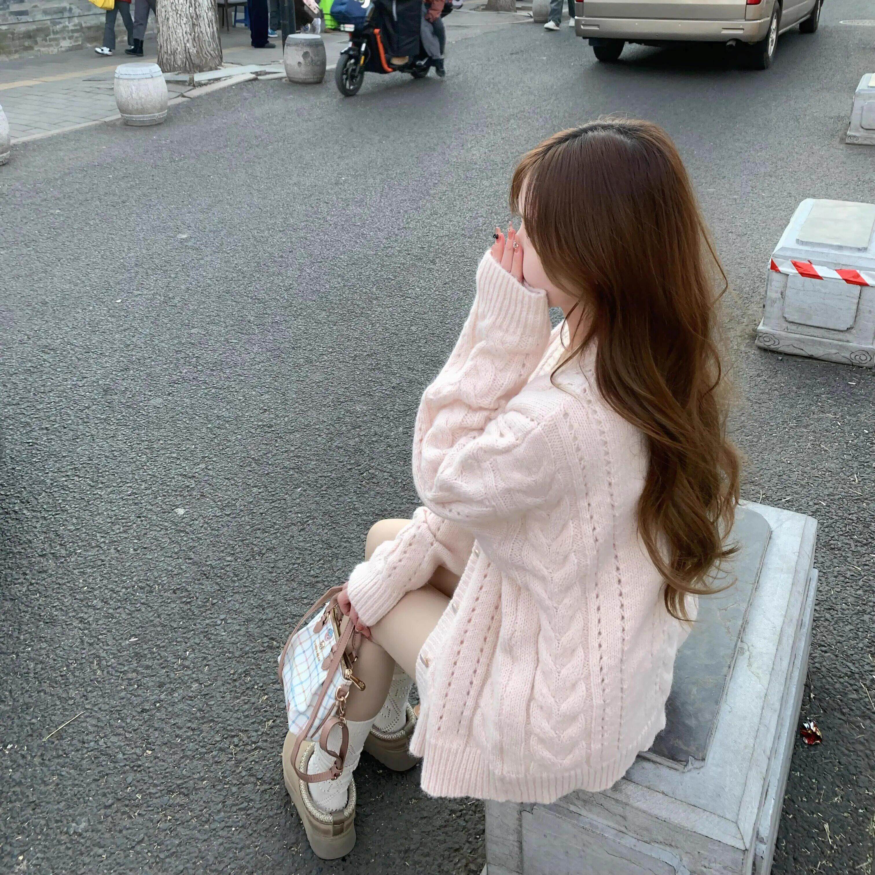 温柔风甜美粉色V领毛衣外套女2025春季宽松减龄麻花针织开 衫上衣