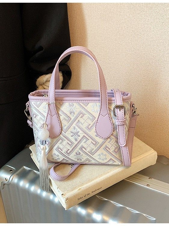 广西壮锦女包手提设计感单肩包女水桶国风新款精致洋气刺绣斜挎包,箱包皮具/热销女包/男包,通用款女包,淘宝优惠券,粉丝福利购,淘宝优惠卷