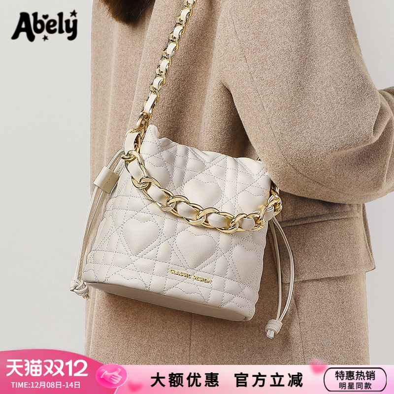 Abely新款2025女包斜挎包水桶包