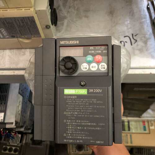 变频器F720PJ-2.2K-FS 95新议价