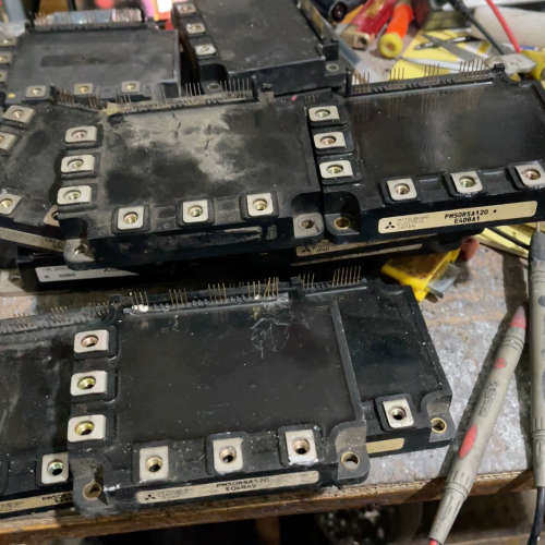 pm50rsa120、原装上机。塑料柱子基本都有断了。议价