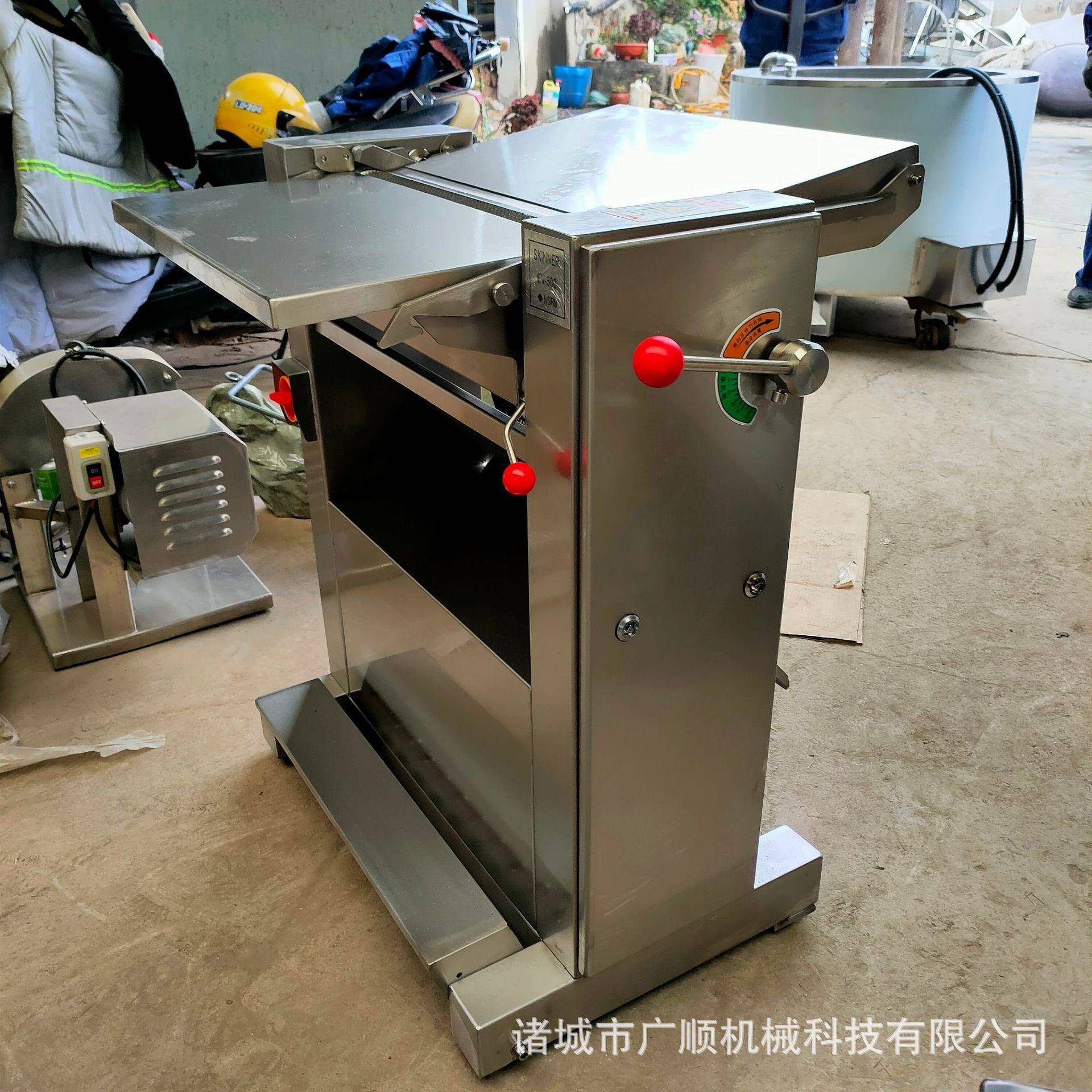 不锈钢肉皮分离机猪肉扒皮鲜肉剥皮机广顺猪肉剥皮机
