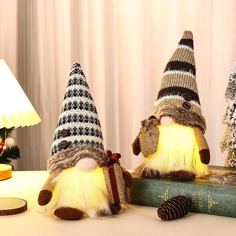 新款居家装饰品带灯咖啡侏儒脸娃娃摆件发光地精鲁道夫公仔