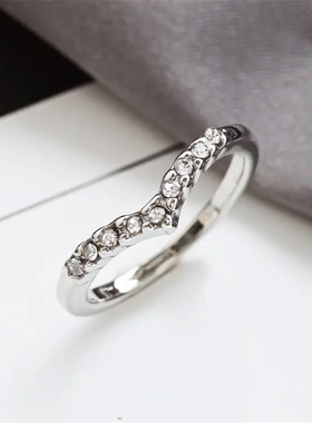 1385 韩国精美饰品 v形独特设计款 镶钻 小指戒指 尾戒