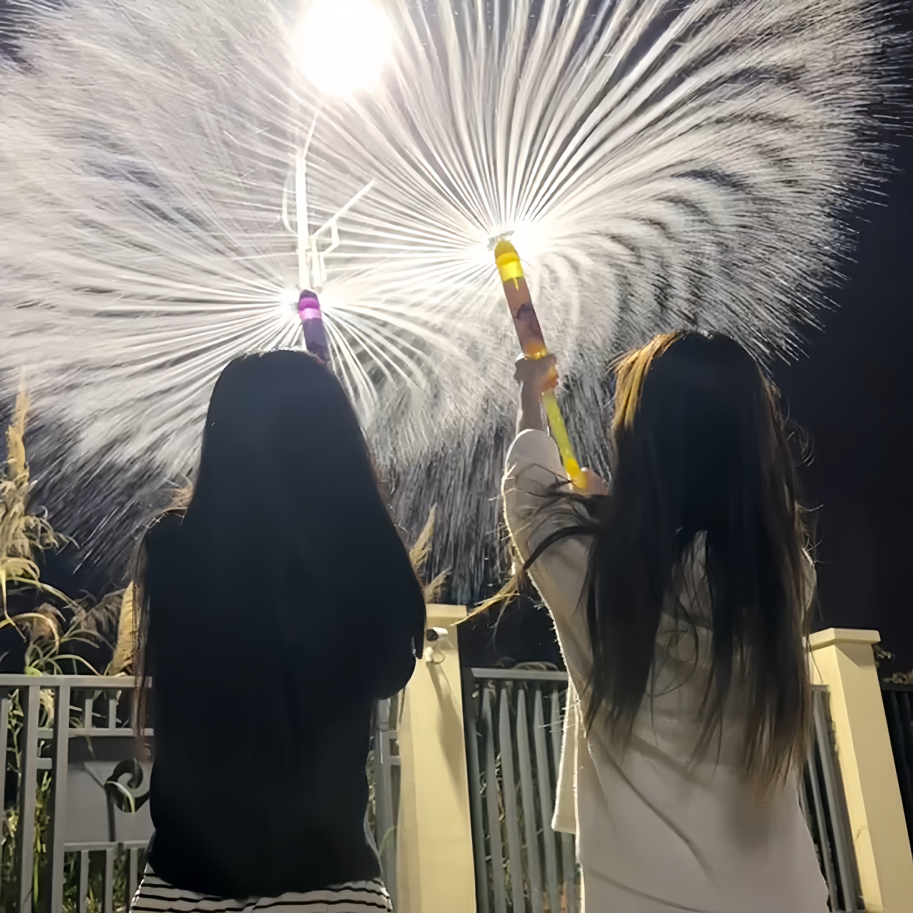 哪有女孩子不喜欢浪漫的烟花水枪
