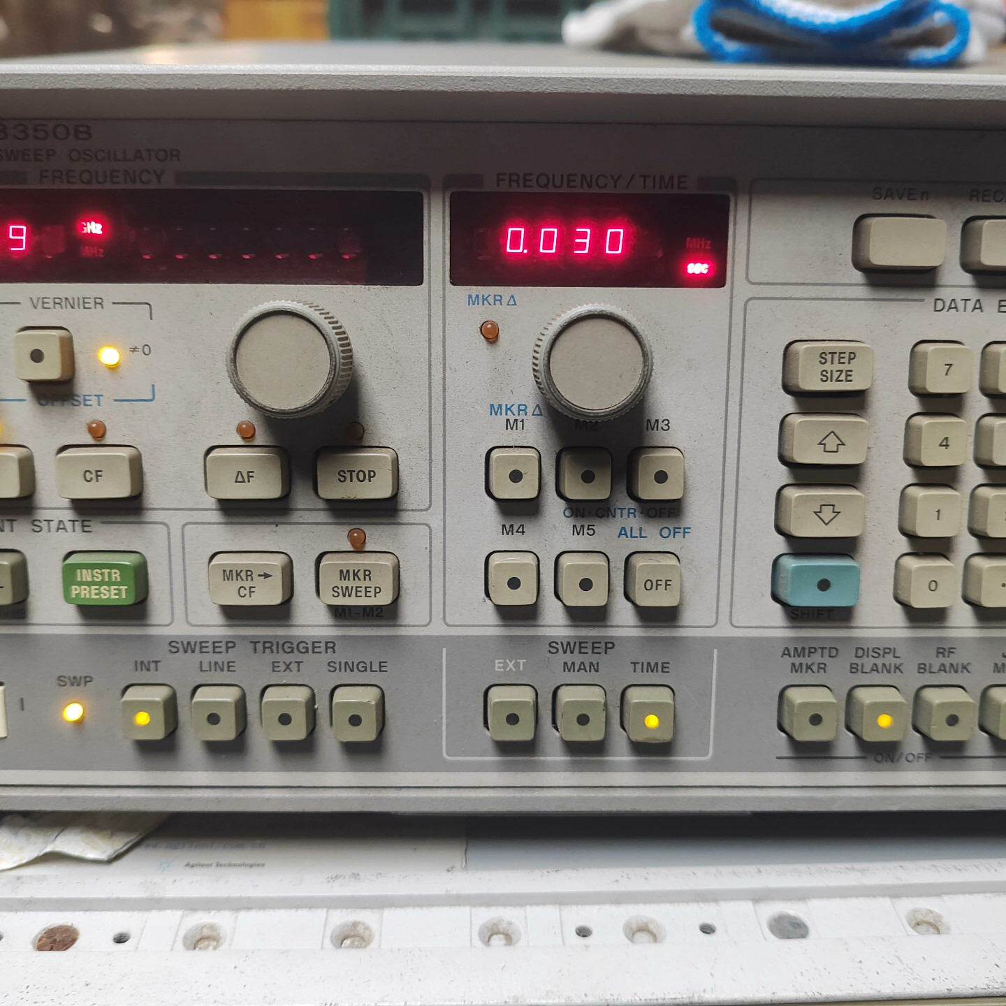 HP8350B信号发生器，带86290B RF插件。原装老设议价