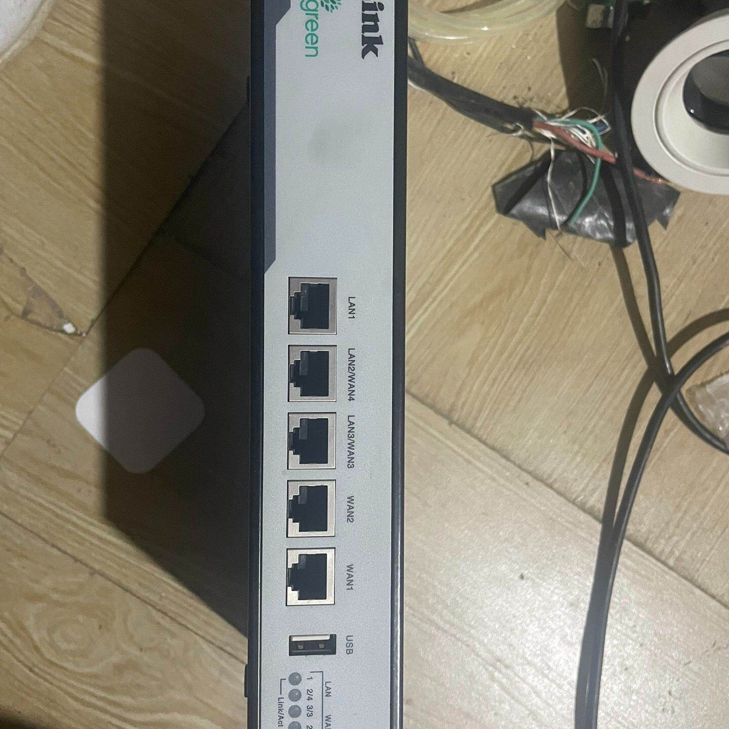 D-Link DI-7200G企业级路由器 多WAN口，千兆端口，支持USB，功能