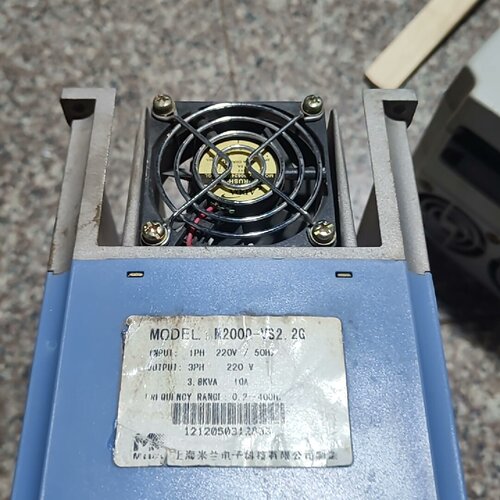 议价变频器M2000VS2.2G220v2.2议价
