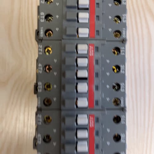 寻ABB交流接触器型号UA30...R成色八成新220V