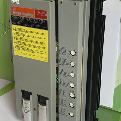 DANFOSS VLT 104 175B5055 azionamento a velocit variabile
