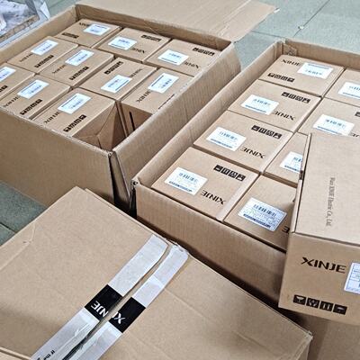 溢价-信捷PLCXD548T4E工业控制器28DI