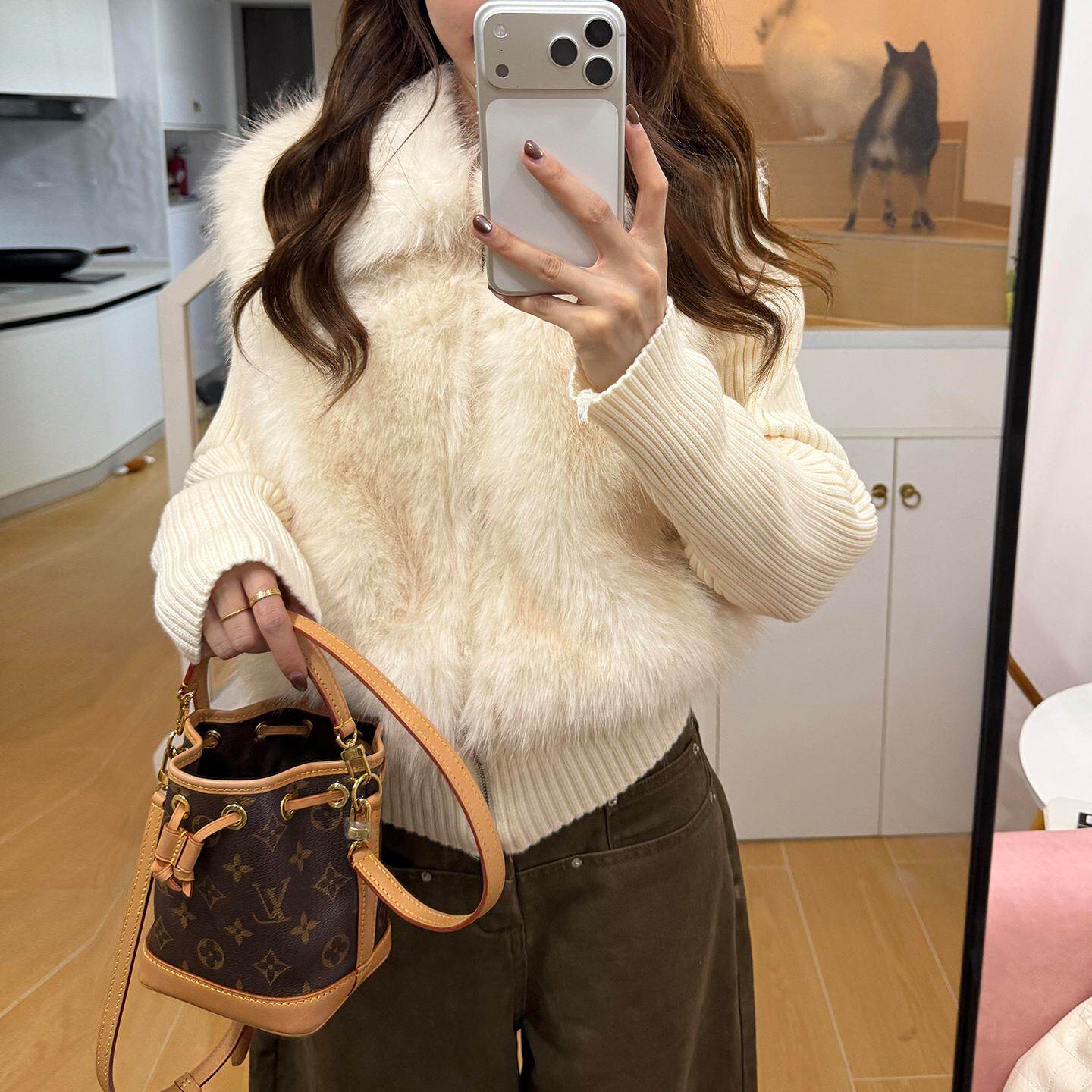 2025冬季新款年轻环保皮草毛毛外套女短款小个子针织袖马甲可拆卸