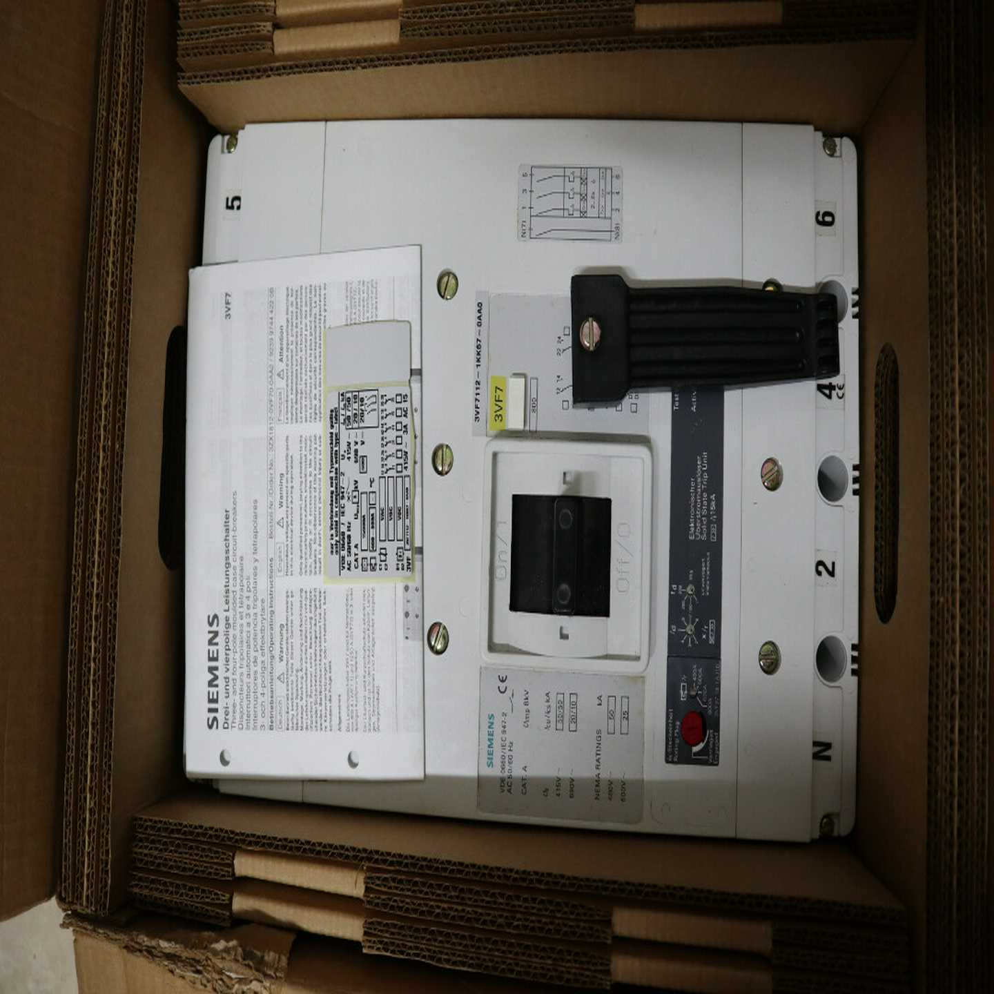 塑壳断路器3VF7112-1KK67-0AA0询价