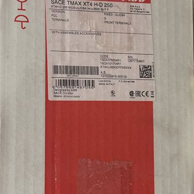 ABB XT4HU3250DFF00IXXX SACE TMAX XT4 HD 250 3 P  BREAKER MOL