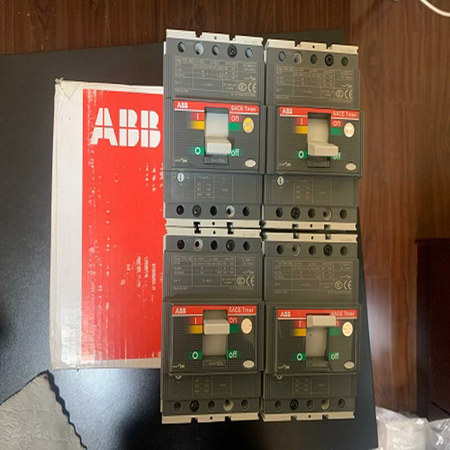 ABB 塑壳断路器 T2H 160  12.5A 4个~询价