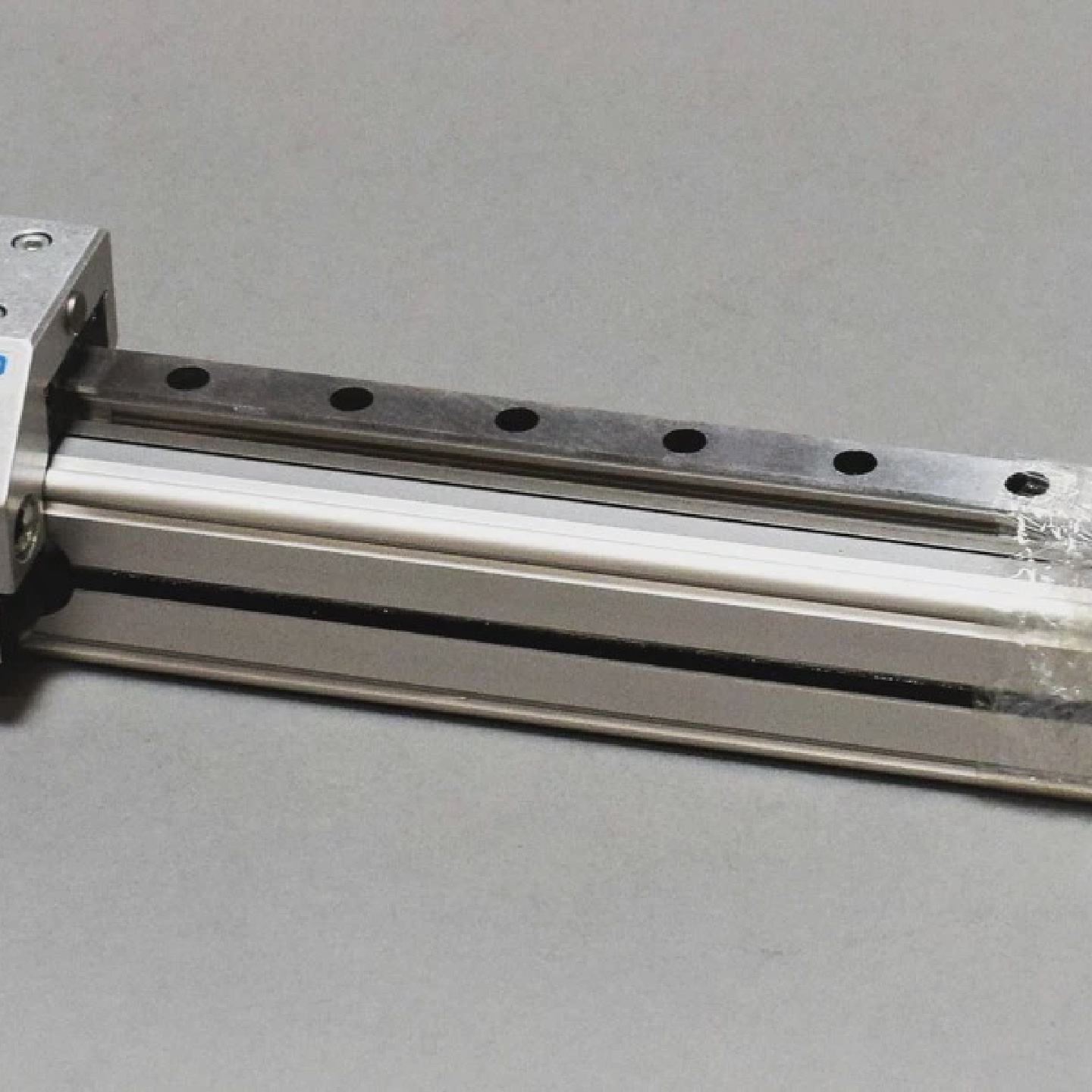 New FESTO DGPL18220PPVAKFB 161977 24 Months Warranty - 实物图