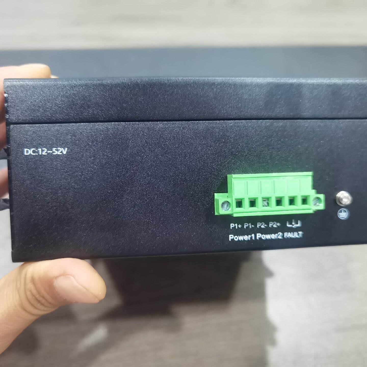 工业级2光8电管理型：299元一台。--议价商品