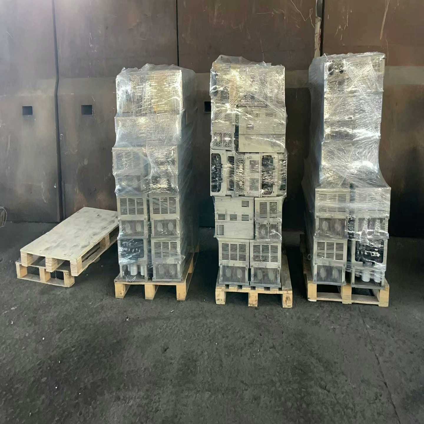 安川变频器G7G7AG7BCIMR-G7A4030（零零电子）