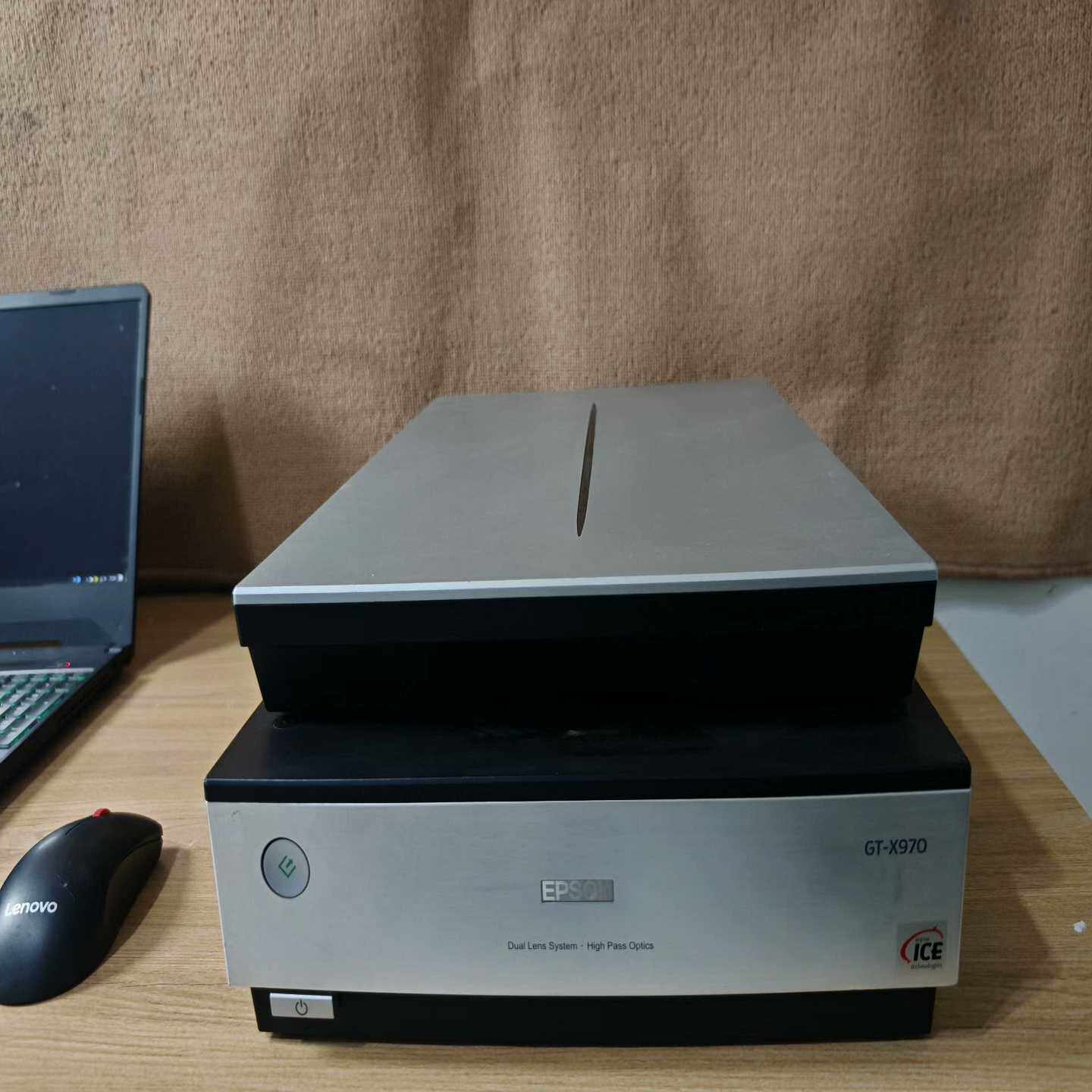 爱普生GT-X970专业扫描仪，双镜头系统，支持135/12--议价商品