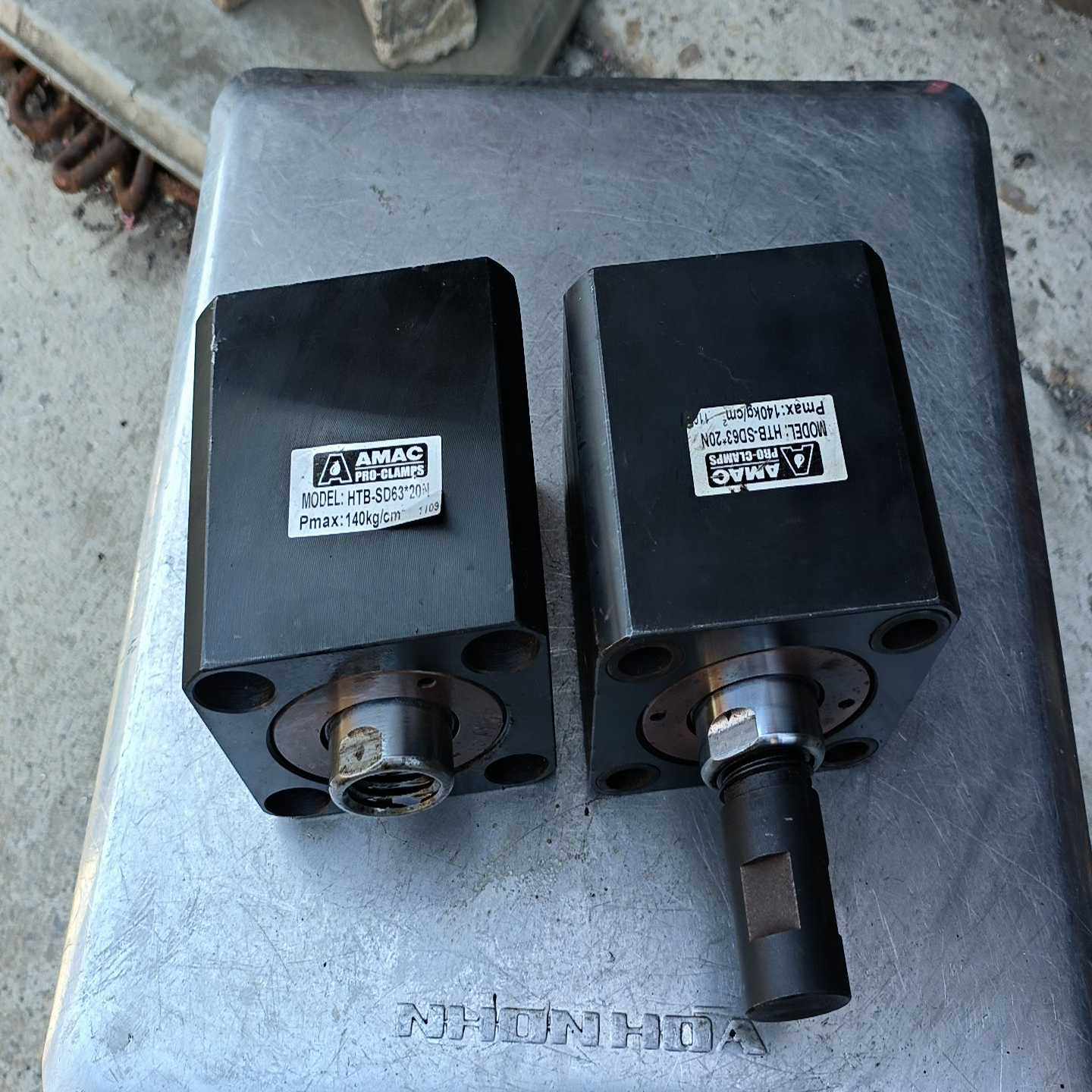 台湾产HTB-SD63*20N.液压油缸，两个，型号规格看标--议价商品