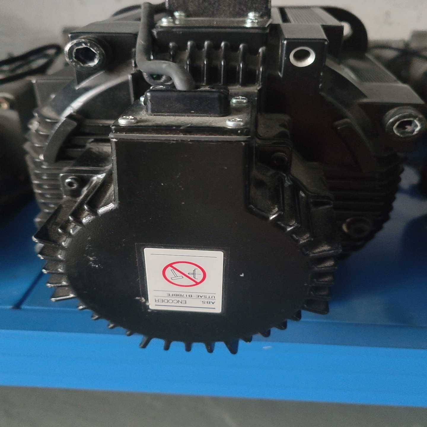 安川伺服电机编码器UTSAE-B1700FE，拆机二手货，外--议价商品