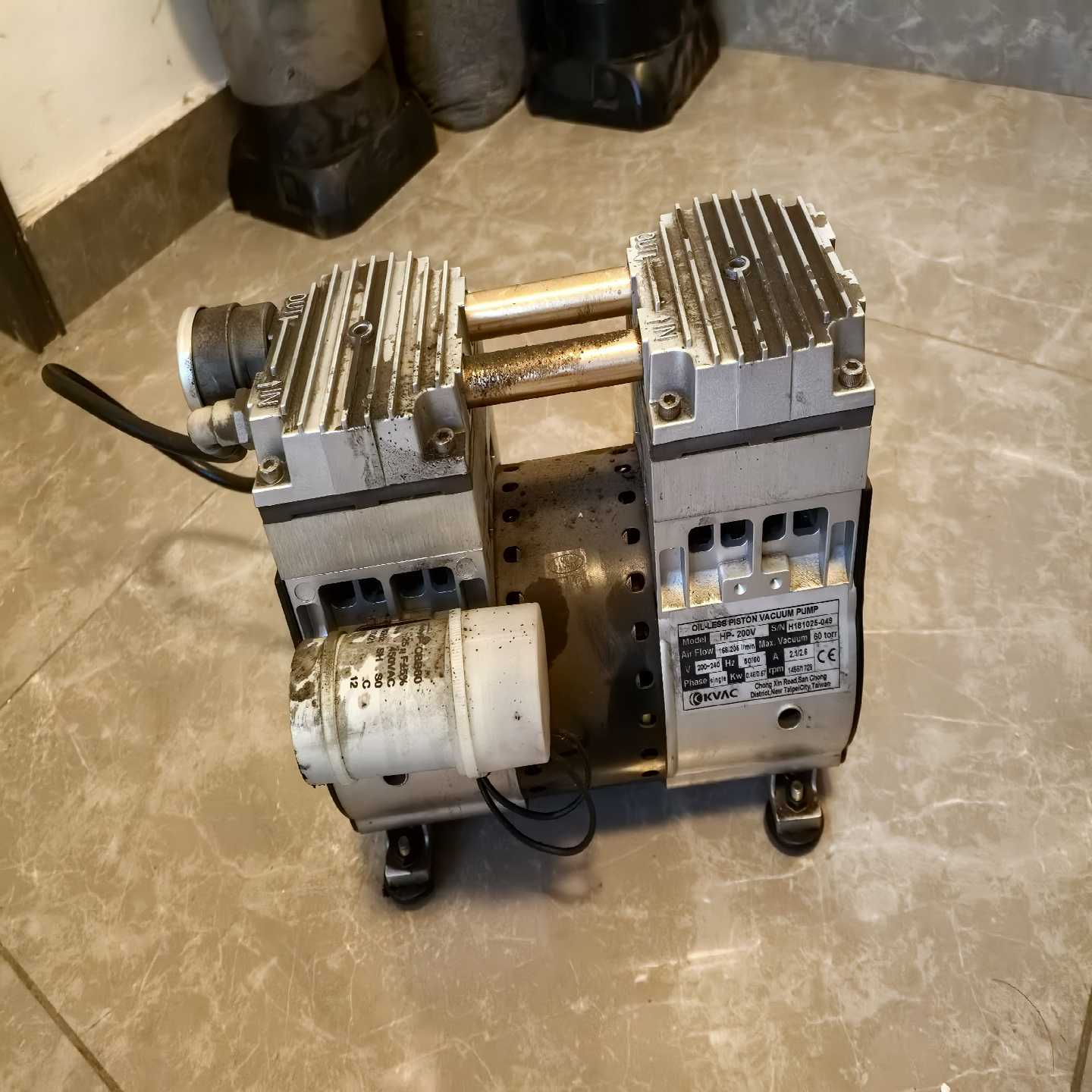 美国AIRTECH小型无油泵，型号HP-200V成色极好无划-议价