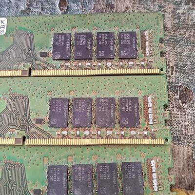 议价三个16GDDR4坏内存颗粒说是磨面的坏的配件议价