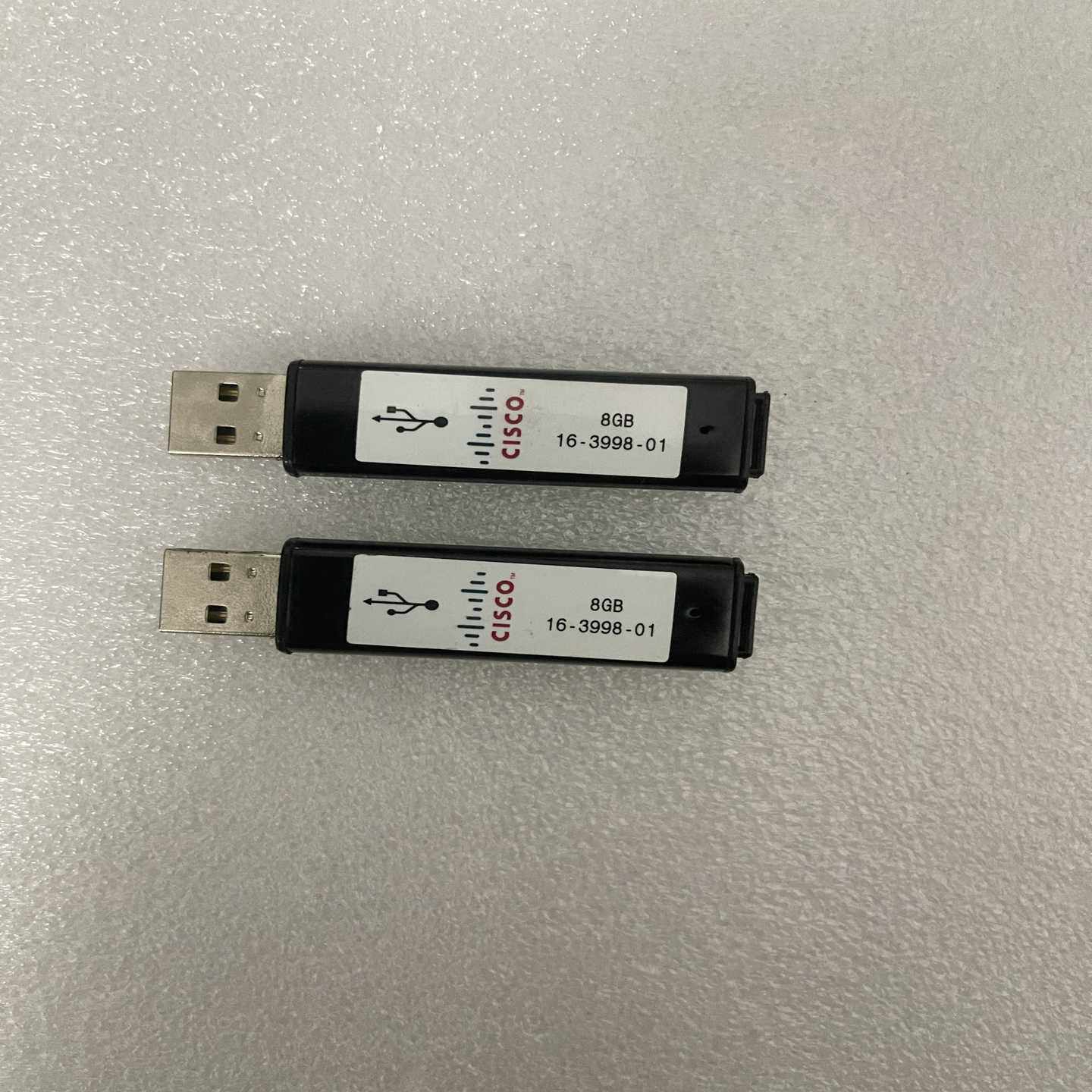 思科U盘 8g 拆机的 可以存储系统 有需要的联系