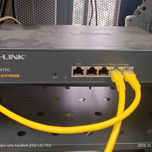 TP-LINK TL-R476G千兆企业级路由器，1WAN 4LAN，支持VPN、AC管理