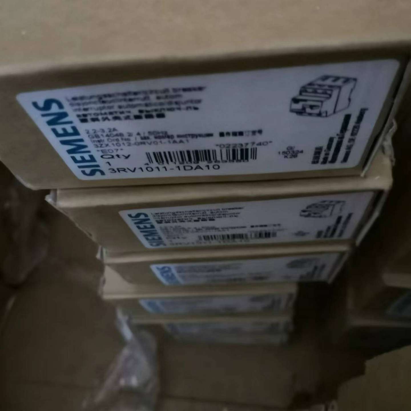 询价3RV1011-1DA10，3zx1012-0RV21