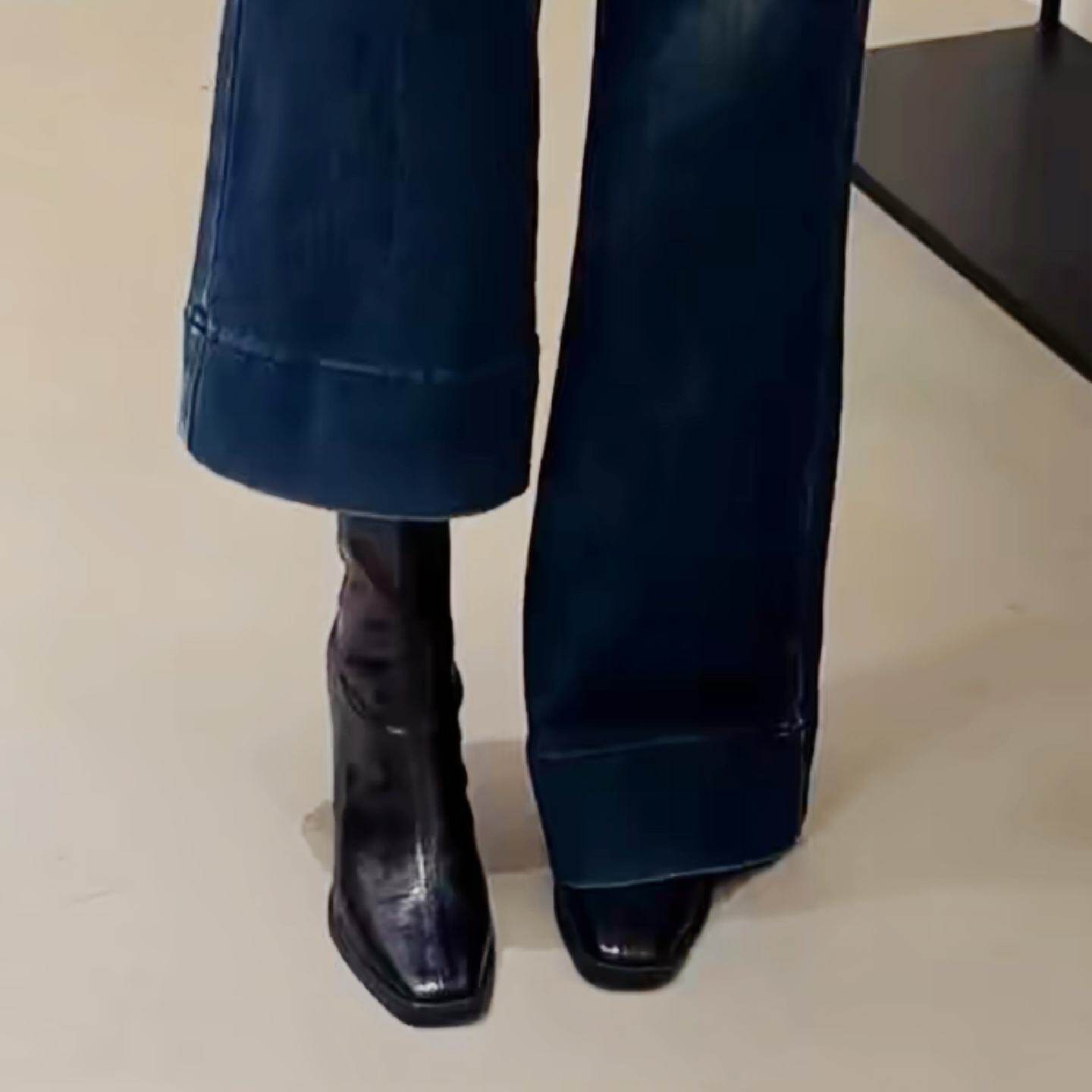 牛皮版高跟短靴女2025秋冬新款方头马丁靴小个子法式粗跟瘦瘦靴