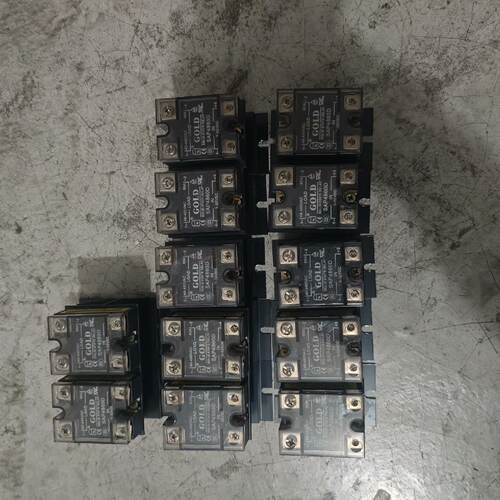 议价固特SAP4860D60A固态继电器12只打包出可维修