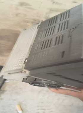 伟创AC60-1.5KW变频器一台，成色自定义，表面有点漆，询价