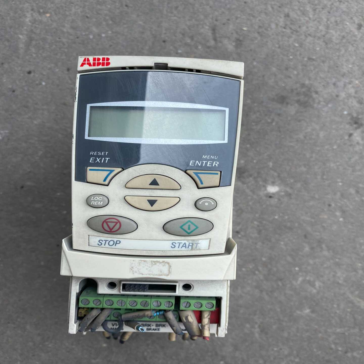 询价abb变频器ACS350-03E/04A1-4，380V，1