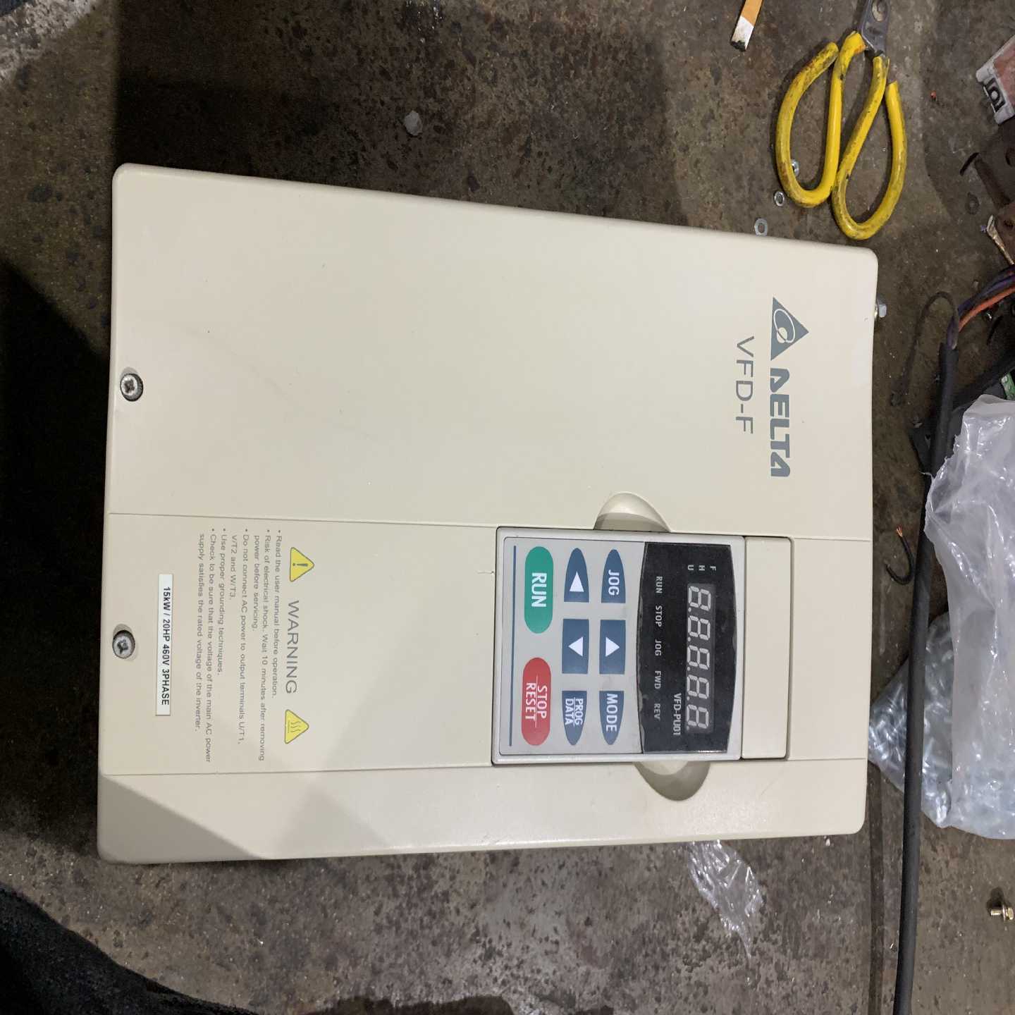 询价台达VFD-F变频器15KW，，没修，喜欢的