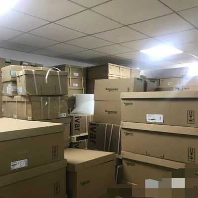 ATV930U07N4 ATV930U15N4