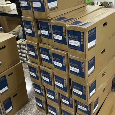 控制器MRJ2S700CP三菱Mitsubish-议价