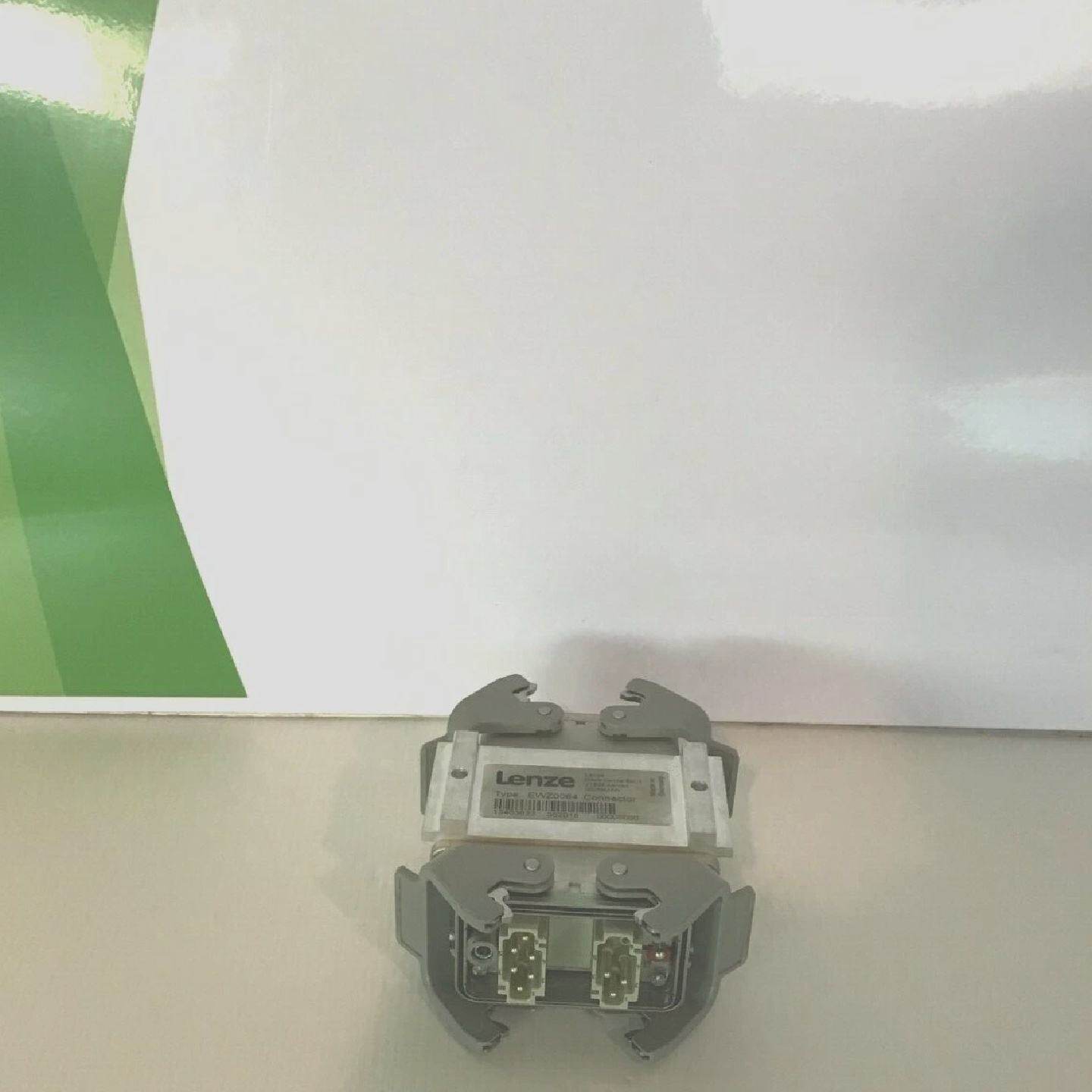 Lenze EWZ0064 CONNETTORE Inutilizzato - 实物图