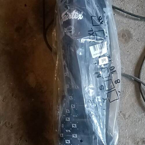 泰国Fairtex 用品，专用皮质护胫SP6一副L码全新，议价