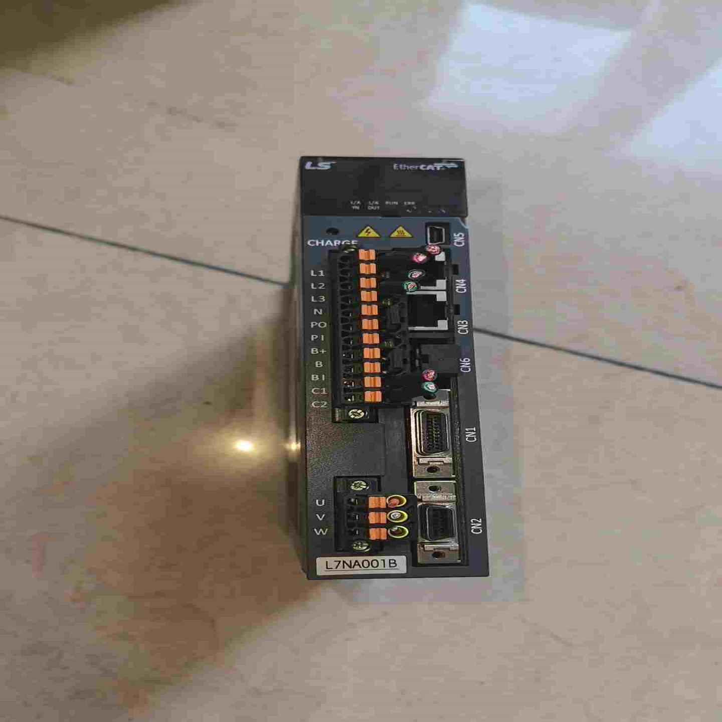 LS伺服总线驱动器 L7NA001B（佳毅工控）