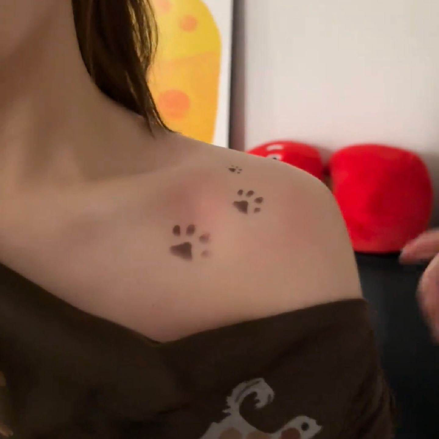 可爱防水超萌黑色可变色新款纹身贴小猫的脚印温变猫爪纹身贴