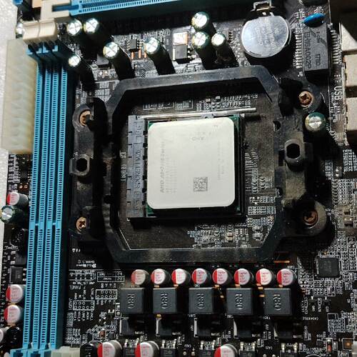 AMD A88主板 带A8-7600B处理器--议价商品