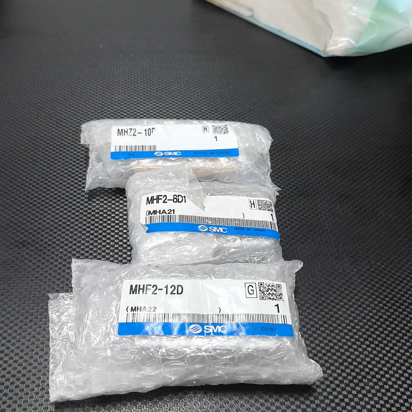 全新SMC平行手指气缸MHF2-8D1--议价商品